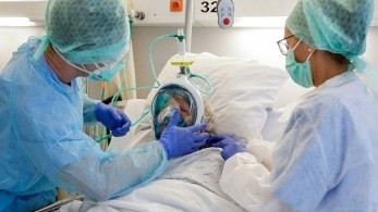 Στα 1.496 τα κρούσματα, 707 οι διασωληνωμένοι – 53 θάνατοι