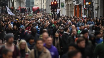 Λονδίνο: 36 συλλήψεις σε διαδηλώσεις για μέτρα πανδημίας