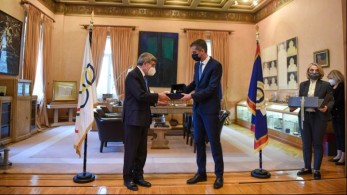 Ο Μπακογιάννης τίμησε τον Μπαχ με το Μετάλλιο της Πόλης των Αθηνών