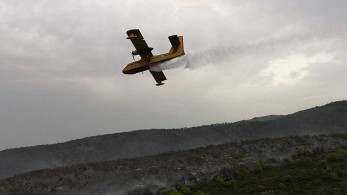 «Μάχη» με φωτιά στη Σάμο, κάηκε σπίτι