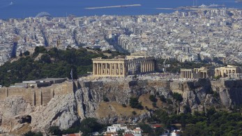 Διάκριση από τον Economist για την οικονομία της Ελλάδας - Χατζηδάκης: Δεν «εφησυχάζουμε»