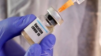 Πιερρακάκης: 240.000 άνθρωποι, 65-69 ετών, έκλεισαν ραντεβού για να εμβολιαστούν