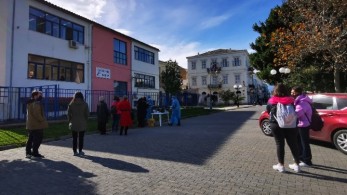 Επιστροφή στα θρανία για τα Λύκεια – Τι ισχύει για μέτρα προστασίας και self test