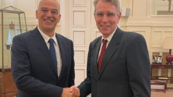 Το «τιτίβισμα» του ΥΠΕΞ για τη συνάντηση Δένδια – Πάιατ