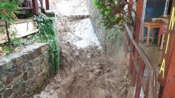 Κρήτη: Αποκλεισμένα χωριά και καταστροφές από τη νεροποντή