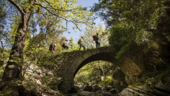 Τα μονοπάτια «Apollo Trails» τονώνουν την τοπική οικονομία