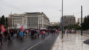 Διαδηλώσεις σε Αθήνα και Θεσσαλονίκη για το αναπτυξιακό (pics)