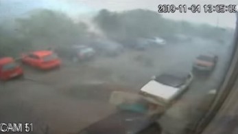 Καλαμάτα: Ανεμοστρόβιλος σαρώνει τα πάντα στον διάβα του (vid)