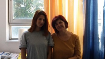 Μάνα και κόρη στο ίδιο θρανίο… Από τη Σούρπη στον τομέα βρεφονηπιοκομίας ΕΠΑΛ Αλμυρού