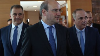 Συνάντηση Χατζηδάκη με πανεπιστημιακούς του ΕΚΠΑ για τη διαχείριση υδάτων και απορριμμάτων