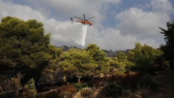 Πυρκαγιά κοντά σε σπίτια στο Σέιχ Σου