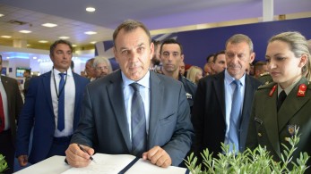 Τηλεφωνική επικοινωνία του ΥΕΘΑ με τον Ακάρ