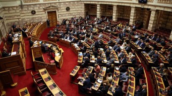 Αναθεώρηση Συντάγματος: Ευρύτατη συναίνεση για βουλευτική ασυλία και ευθύνη υπουργών