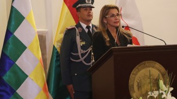 Βολιβία: Η νέα κυβέρνηση αναγνώρισε τον Γκουαϊδό ως πρόεδρο της Βενεζουέλας