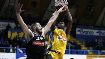 Μόνο στη 2η θέση το Περιστέρι,  80-75 τον ΠΑΟΚ