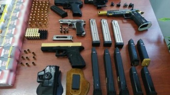 Ολόκληρο οπλοστάσιο διατηρούσε 29χρονος στο σπίτι του