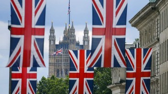 Η κλεψύδρα αδειάζει, το σκληρό Brexit πλησιάζει