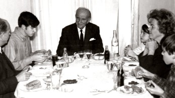 Ιστορικό ντοκουμέντο: Ο Γέρος της Δημοκρατίας, μια πρωτοχρονιά, με… σουβλάκια