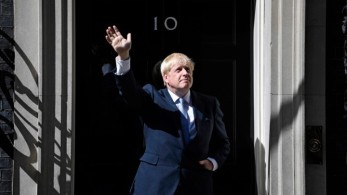 Συνάντηση Μέρκελ – Τζόνσον υπό τη… σκιά του Brexit