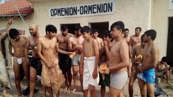 Απίστευτο: Δεύτερο κρούσμα με ημίγυμνους μετανάστες στα σύνορα