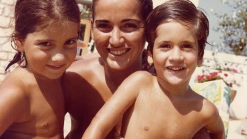 Κώστας Μπακογιάννης: Τρυφερές ευχές για τη Γιορτή της Μητέρας