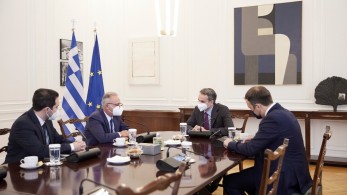 Συνάντηση Μητσοτάκη με τον Αβέρωφ Νεοφύτου
