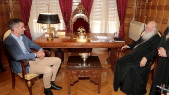 Εύσημα στον Κώστα Μπακογιάννη από τον Αρχιεπίσκοπο