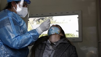 Θεσσαλονίκη: Eπαναστατική θεραπεία σκοτώνει τον κορωνοϊό
