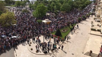 Κέρκυρα “μπότηδες”: Ρεσιτάλ ανευθυνότητας με απίστευτο συνωστισμό (video)