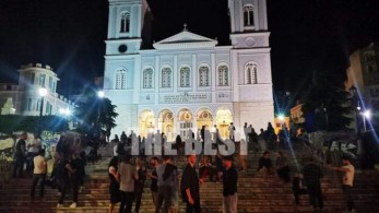 Πάτρα: Έκλεισαν τα μαγαζιά, γέμισαν οι σκάλες στην Παντάνασσα