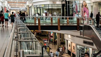 Ανοίγουν εμπορικά κέντρα και κέντρα αισθητικής