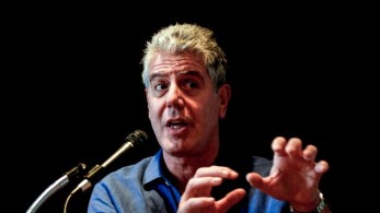 “Roadrunner”: Έρχεται τον Ιούνιο το ντοκιμαντέρ για τον αξέχαστο σεφ Άντονι Μπουρντέν