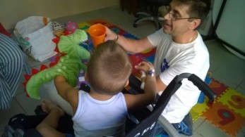 Πάσχα και μοναξιά: Περίσσευμα αγάπης από εθελοντές “καλούς Σαμαρείτες”