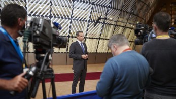 Σύνοδος Κορυφής-Μητσοτάκης: Κεντρική πολιτική προτεραιότητα η ασφαλής υποδοχή επισκεπτών