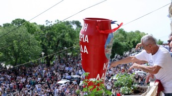 Στο «κόκκινο» (λόγω Πάσχα) Αιτωλοακαρνανία, Ικαρία, Κάρπαθος, Κέρκυρα, Νάξος και Σκιάθος