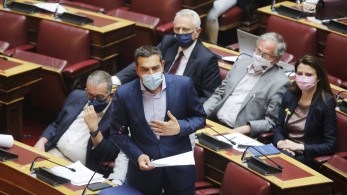 Έβγαλε τη μάσκα του ο Τσίπρας: Θέλει να μετατρέψει τη Βουλή σε υγειονομική βόμβα