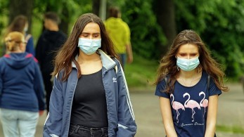 Κορωνοϊός: Πότε θα βγάλουμε τις μάσκες