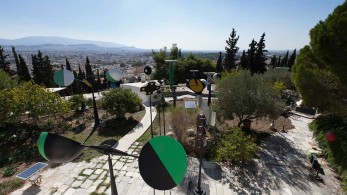 «Takis: Κόσμος σε Κίνηση»: 46 γλυπτά στον δημόσιο χώρο του ΚΠΙΣΝ