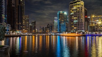 Ασφαλής ταξιδιωτικός διάδρομος μεταξύ Ελλάδας και ΗΑΕ για τους εμβολιασμένους