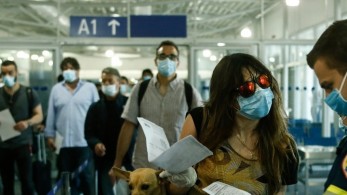 Έξοδος “Ελευθερίας”: Διόδια, λιμάνια γεμίζουν – Οι νέες αεροπορικές οδηγίες για πτήσεις εξωτερικού