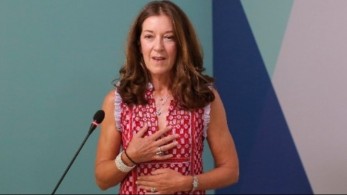 “Στο νησί” της Κρήτης η Βικτόρια Χίσλοπ για τα γυρίσματα της σειράς “Καρτ ποστάλ”