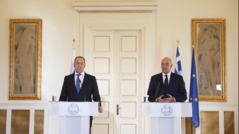 Στο Σότσι τη Δευτέρα 24/5 ο Δένδιας για συνάντηση με τον Λαβρόφ