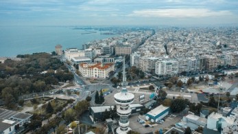 Λευκός Πύργος: Διαμαρτυρία μετά μουσικής και κρουστών από περιβαλλοντικές οργανώσεις