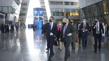 Παρέμβαση Μητσοτάκη σε Τζόνσον για άρση των περιορισμών στον τουρισμό