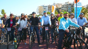 Ποδηλατοβόλτα στον Πειραιά δίπλα στη θάλασσα- Μαζική συμμετοχή του κόσμου