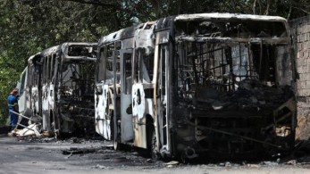 Επεισόδια με μολότοφ στη Γεωπονική Σχολή- Φωτιά σε τρία  λεωφορεία