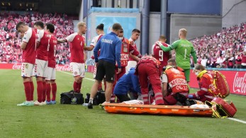 EURO 2020: Κατέρρευσε στο γήπεδο ο Έρικσεν (vid)