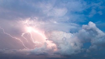 Άστατος ο καιρός: Πού αναμένονται βροχές και καταιγίδες