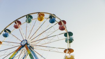 Άρση μέτρων: Ανοίγουν το Σάββατο λούνα παρκ, παιδότοποι, υπηρεσίες μασάζ