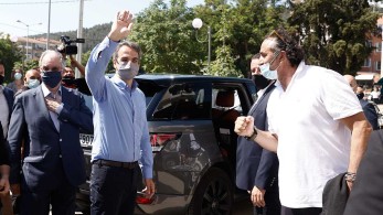 Μητσοτάκης από Ιωάννινα: Οι πολίτες να σπεύσουν να εμβολιαστούν